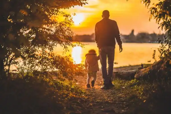 image of dad and child - parental alienation Telford